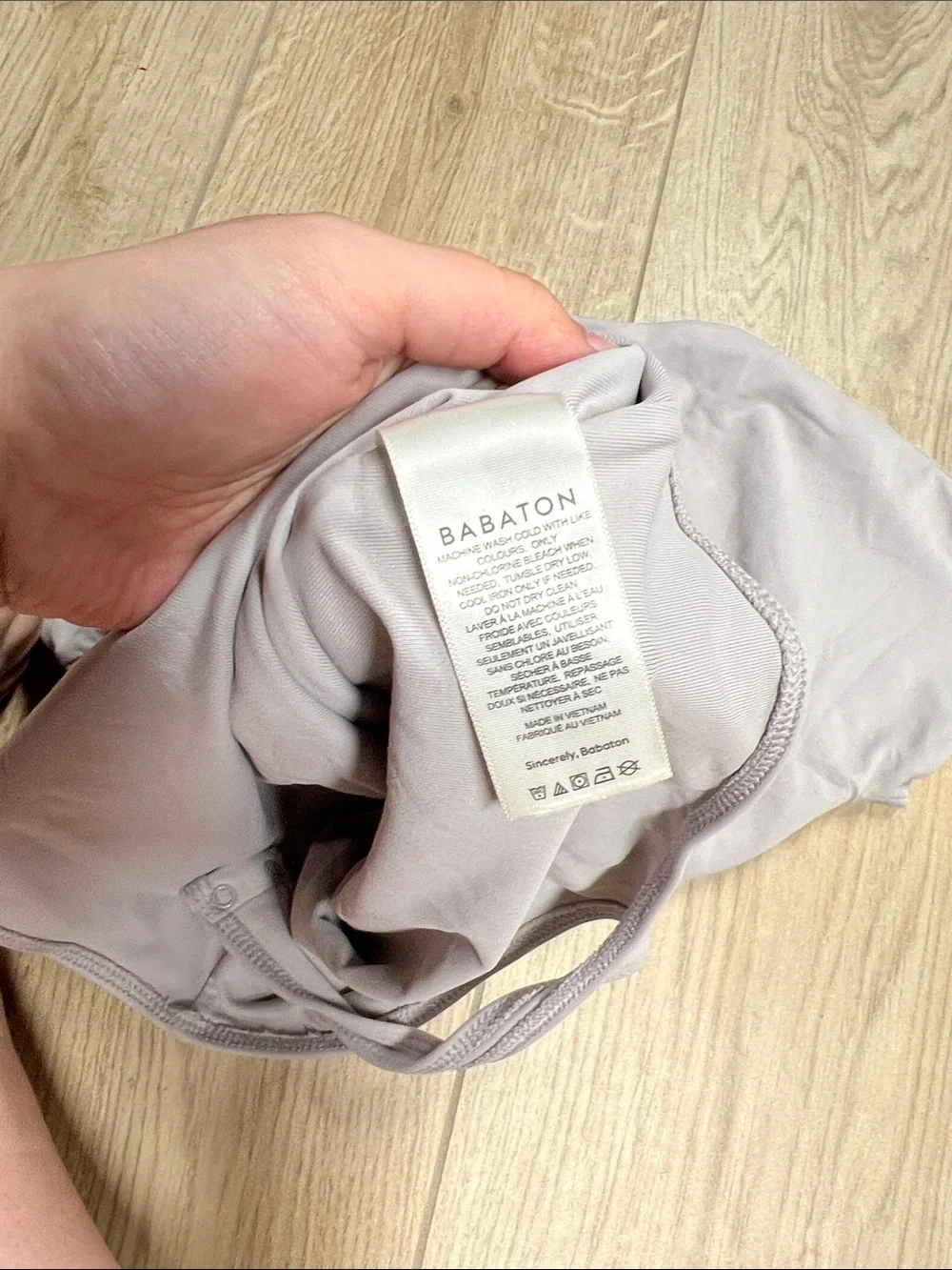 Aritzia soft grey Square Neck Short Sleeve Bodysuit - Picture 5 of 6